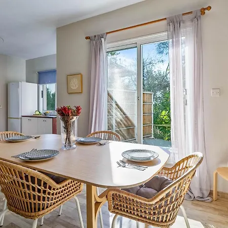 Eva Breeze By Ezoria Villa