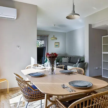 Eva Breeze By Ezoria Villa