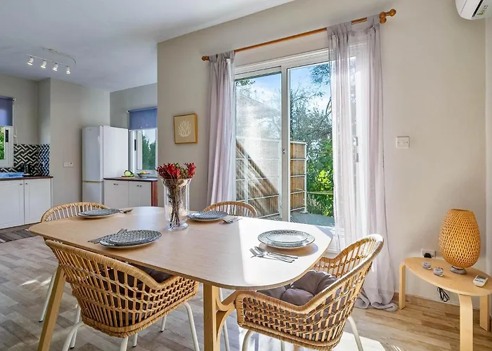 Eva Breeze By Ezoria Villa