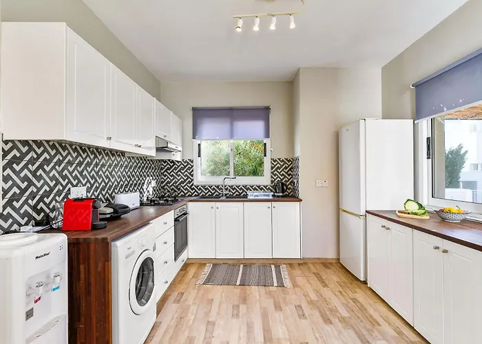 Eva Breeze By Ezoria Villa *