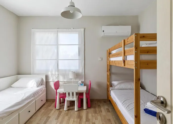 Eva Breeze By Ezoria Pégeia